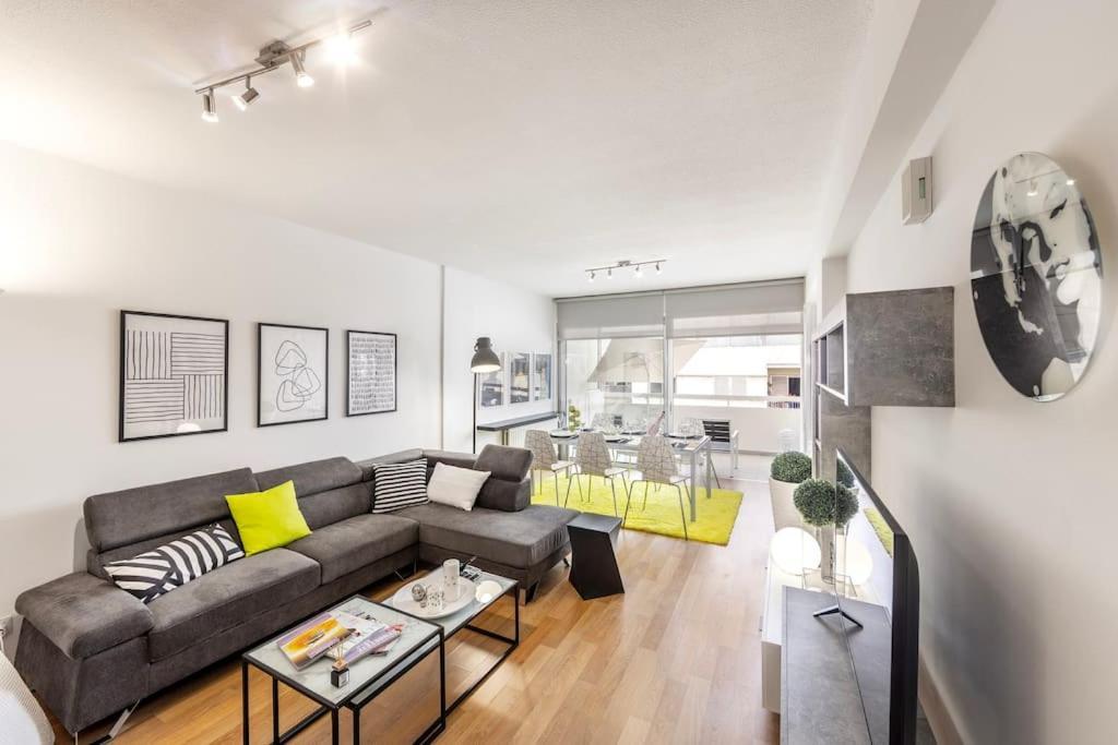 Ferienwohnung Luxurious Bright & Stylish 2Br With Office In Nikosia Exterior foto